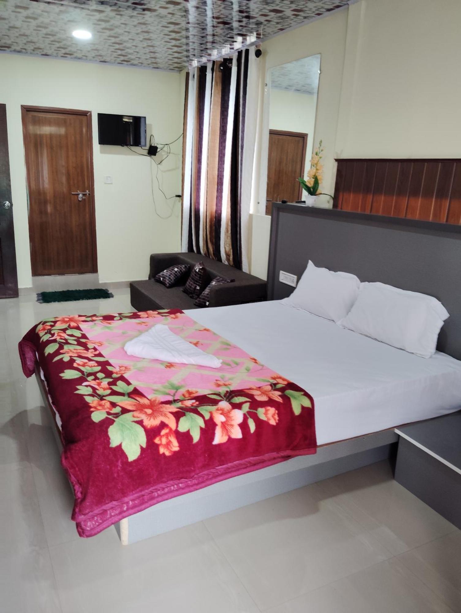 Riya Home Stay Munnar Anaviratty Экстерьер фото